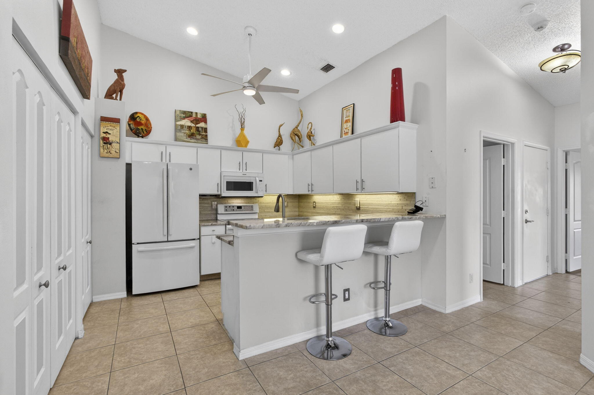 9461 Bridgeport Drive