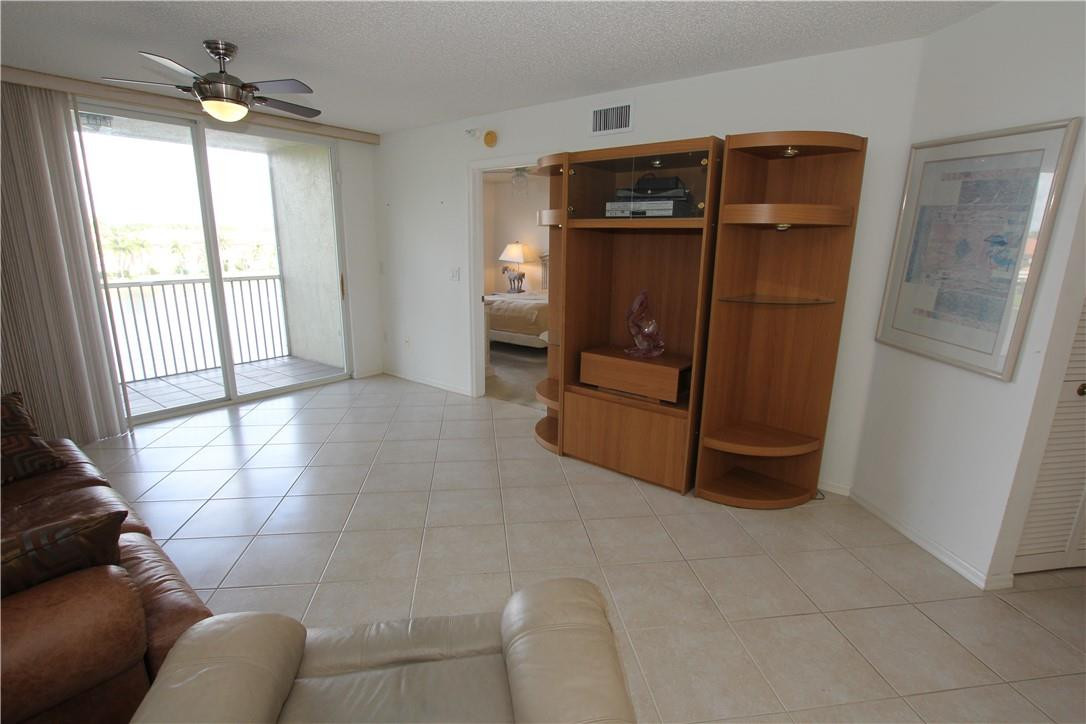 KINGS POINT - Residential