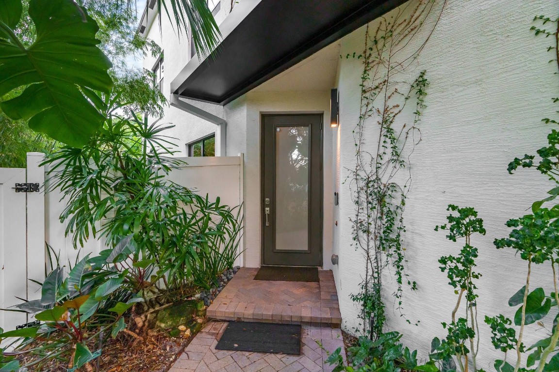 CROISSANT PARK TOWN HOMES - Residential
