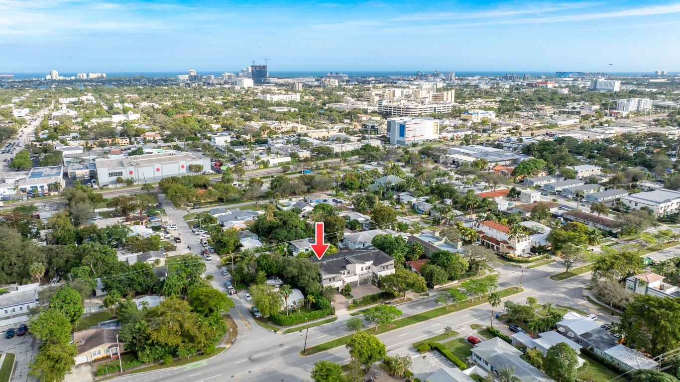 CROISSANT PARK TOWN HOMES - Residential