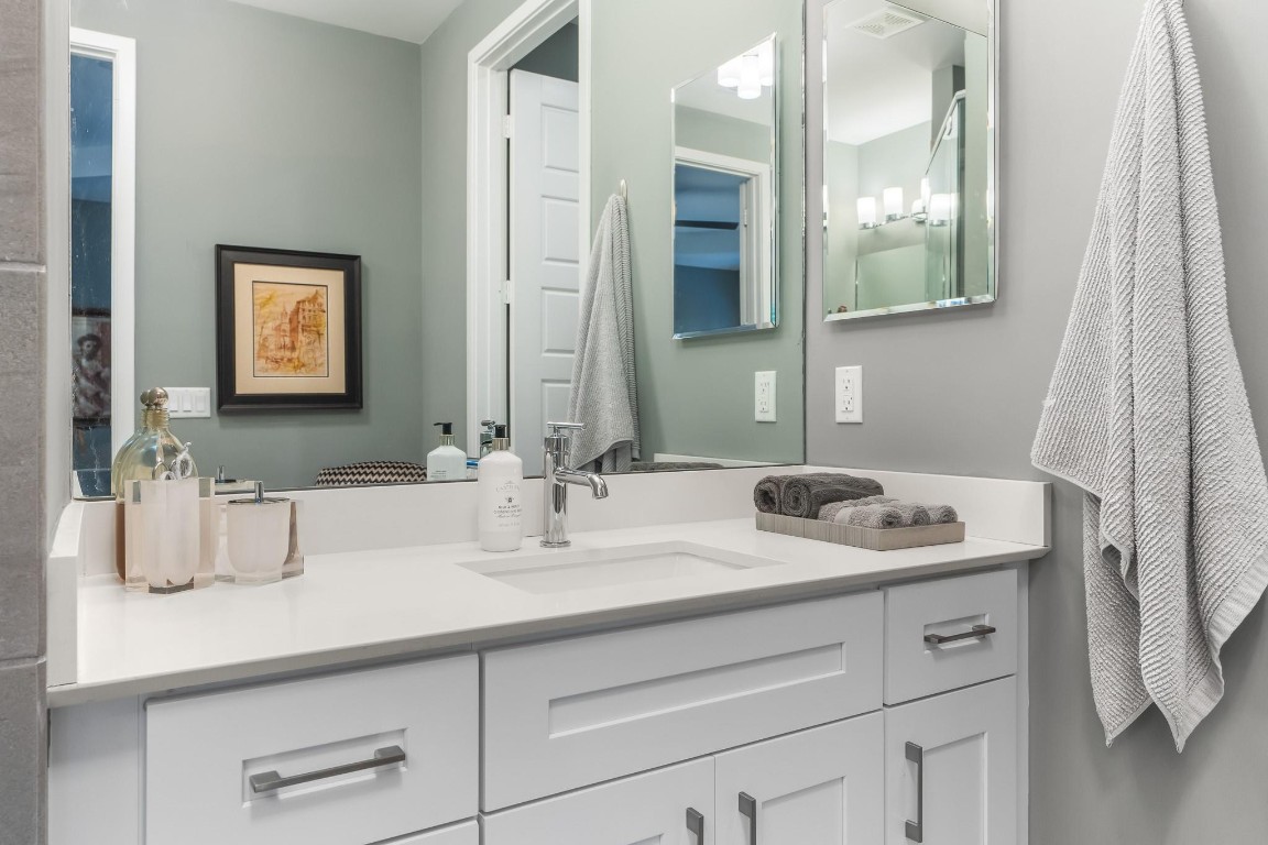 CROISSANT PARK TOWN HOMES - Residential