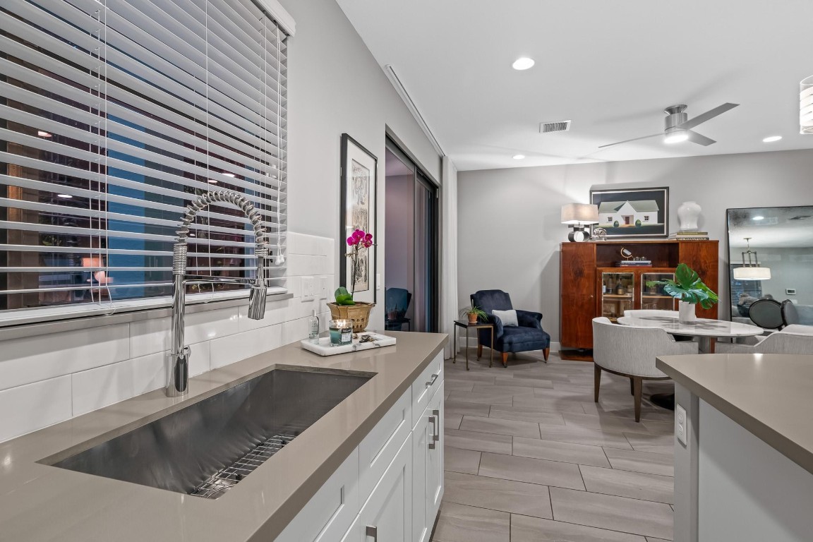 CROISSANT PARK TOWN HOMES - Residential