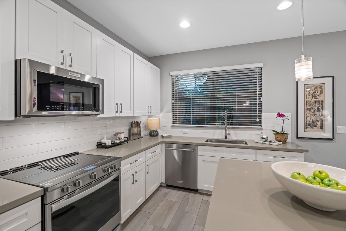 CROISSANT PARK TOWN HOMES - Residential