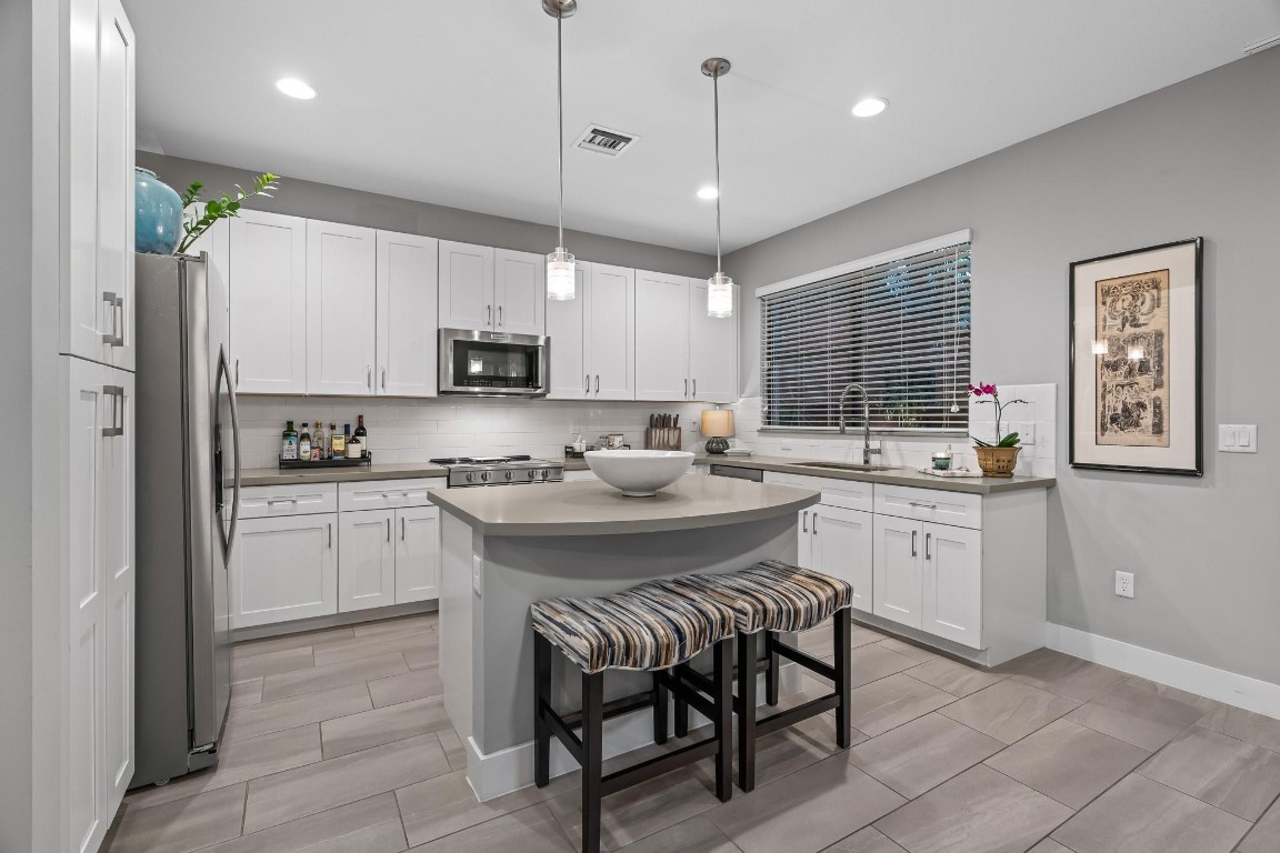 CROISSANT PARK TOWN HOMES - Residential