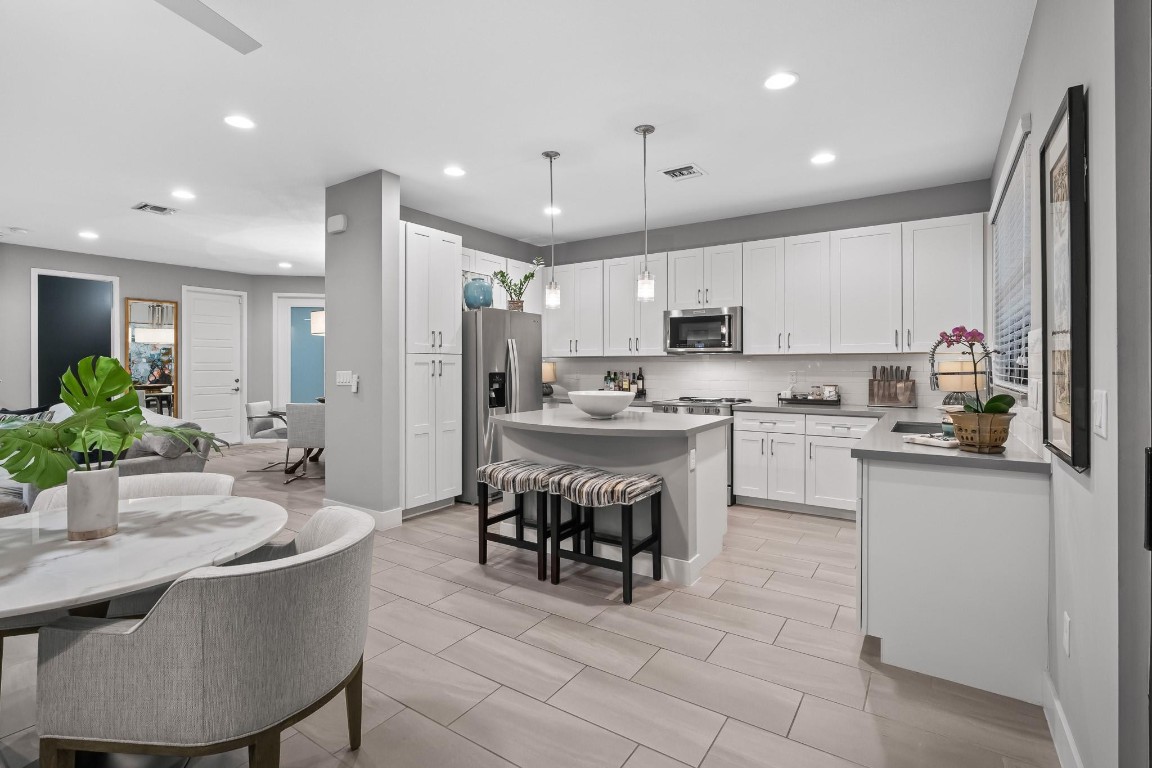 CROISSANT PARK TOWN HOMES - Residential
