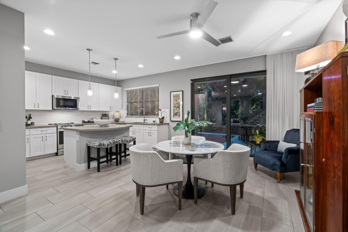 CROISSANT PARK TOWN HOMES - Residential