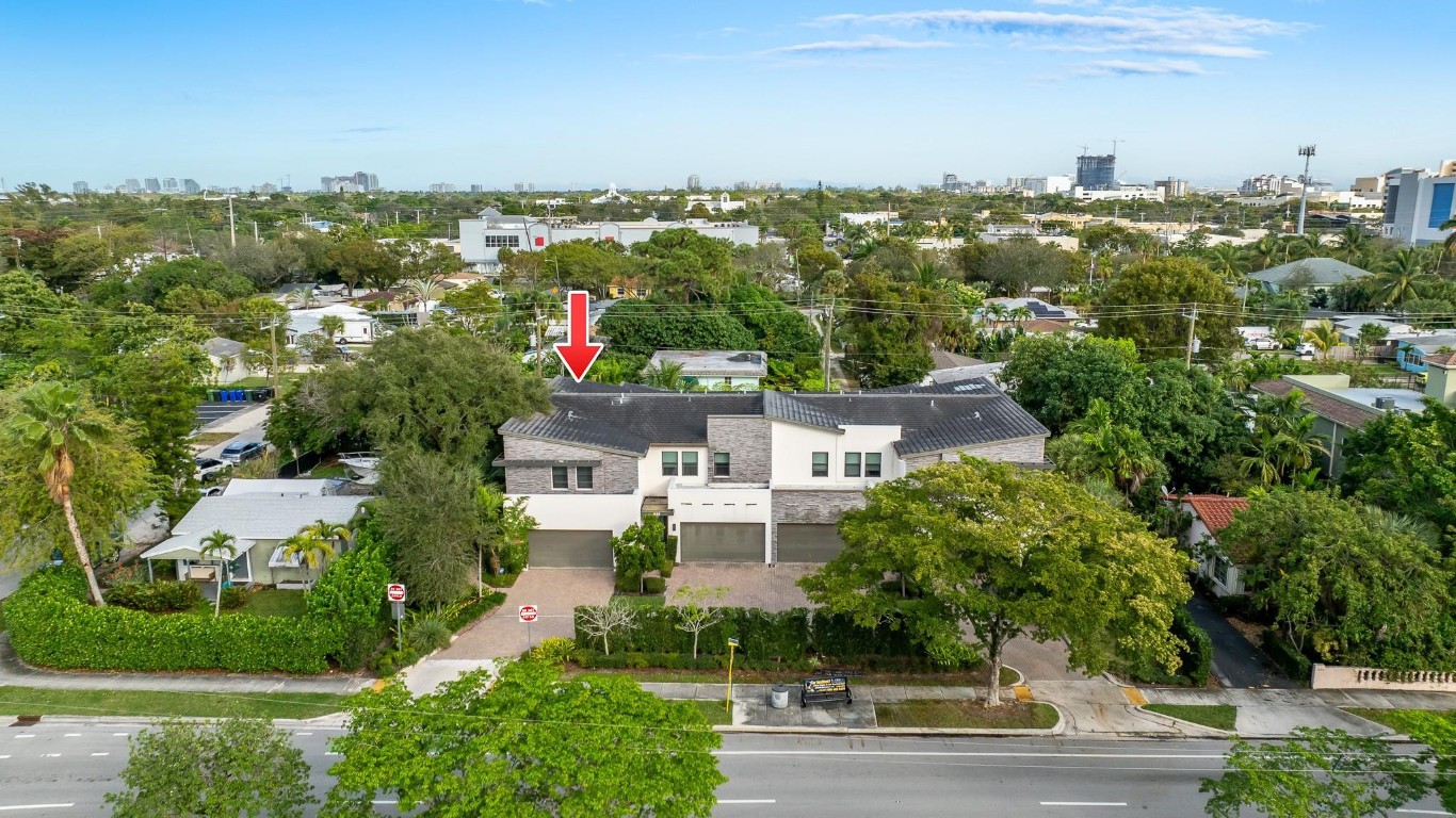 CROISSANT PARK TOWN HOMES - Residential