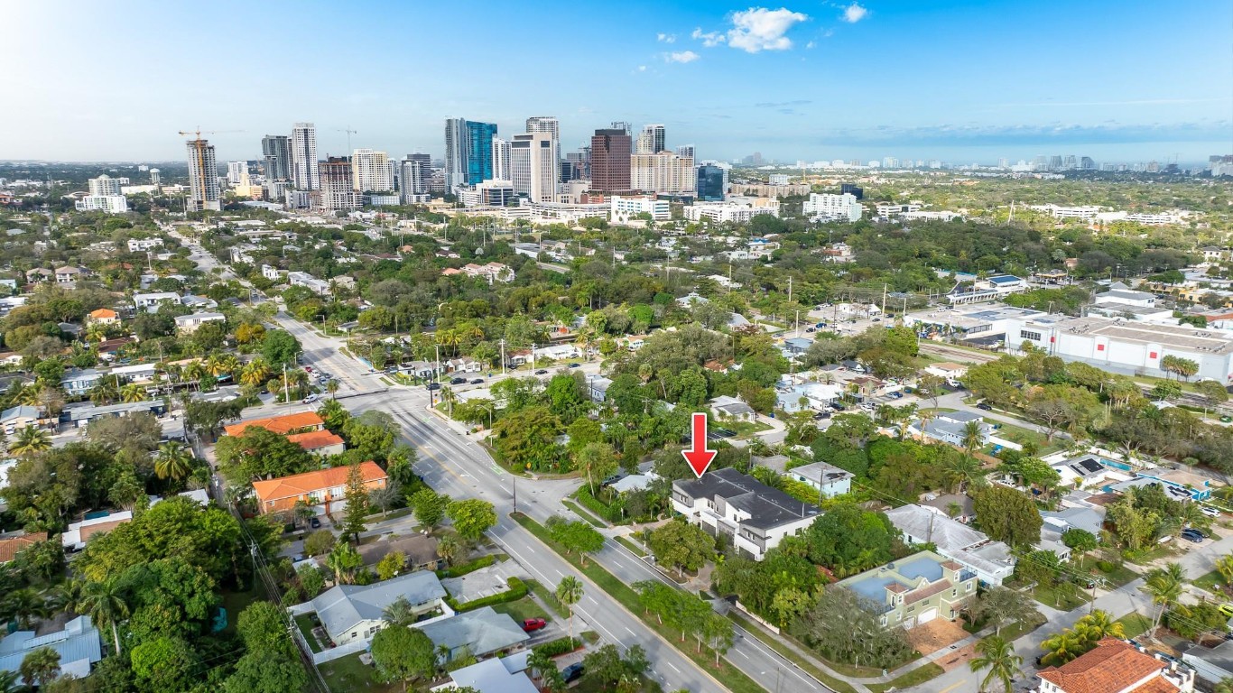 CROISSANT PARK TOWN HOMES - Residential