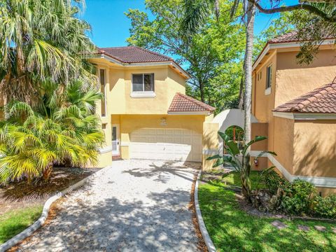 Single Family Residence in Coral Springs FL 11249 Lakeview Dr Dr.jpg