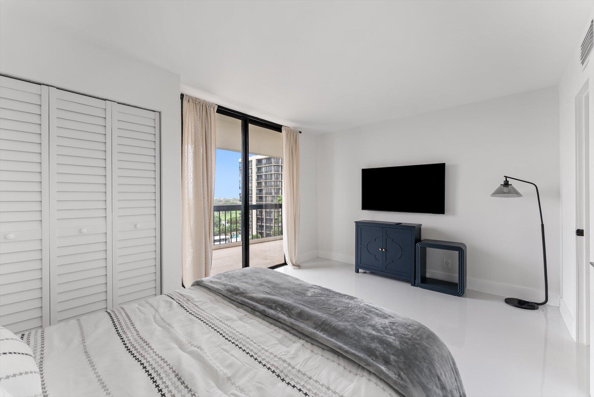 LANDS OF THE PRESIDENT CONDO 7 - Residential Lease