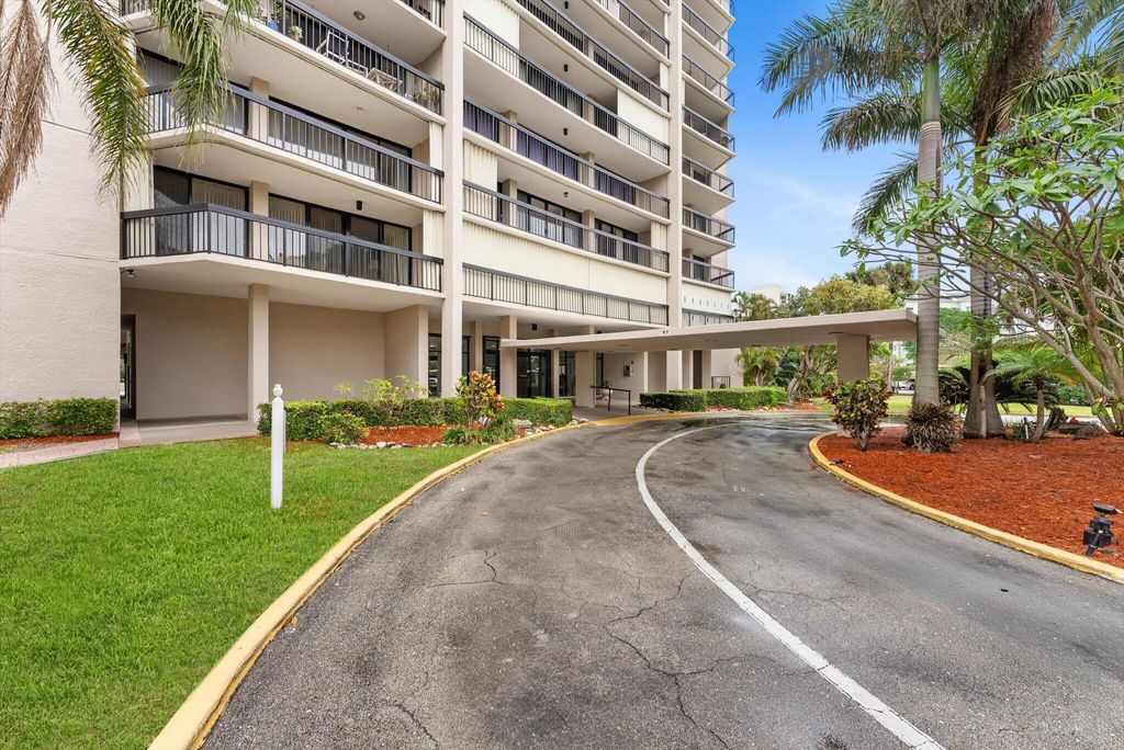 Photo of 2425 Presidential Way #704, West Palm Beach, FL 33401 (MLS # B26023317)