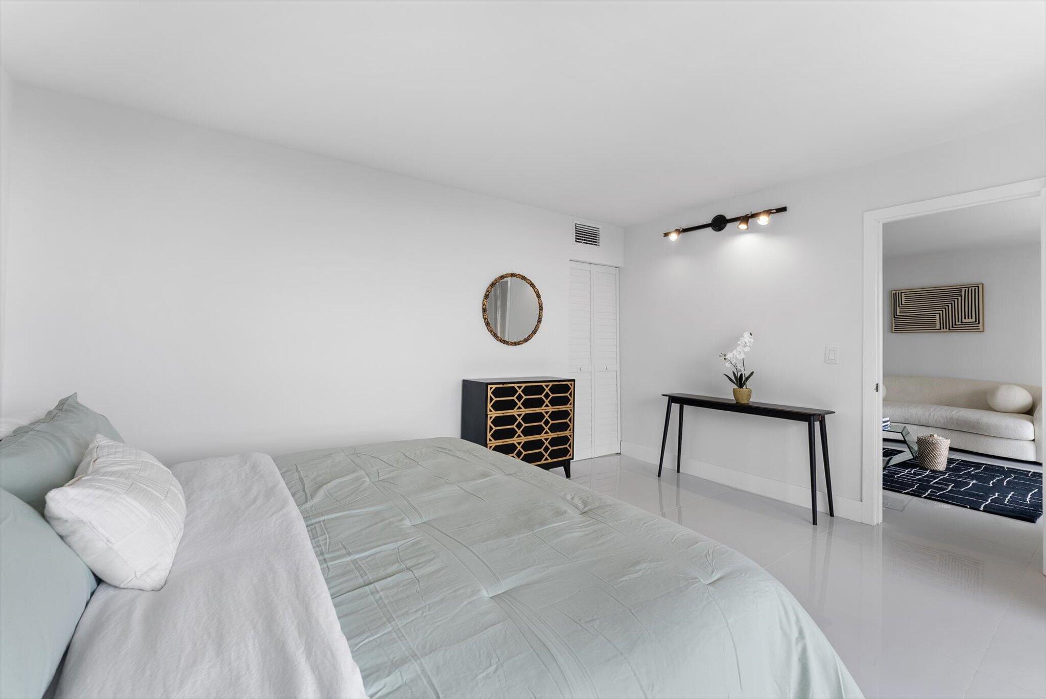 LANDS OF THE PRESIDENT CONDO 7 - Residential Lease