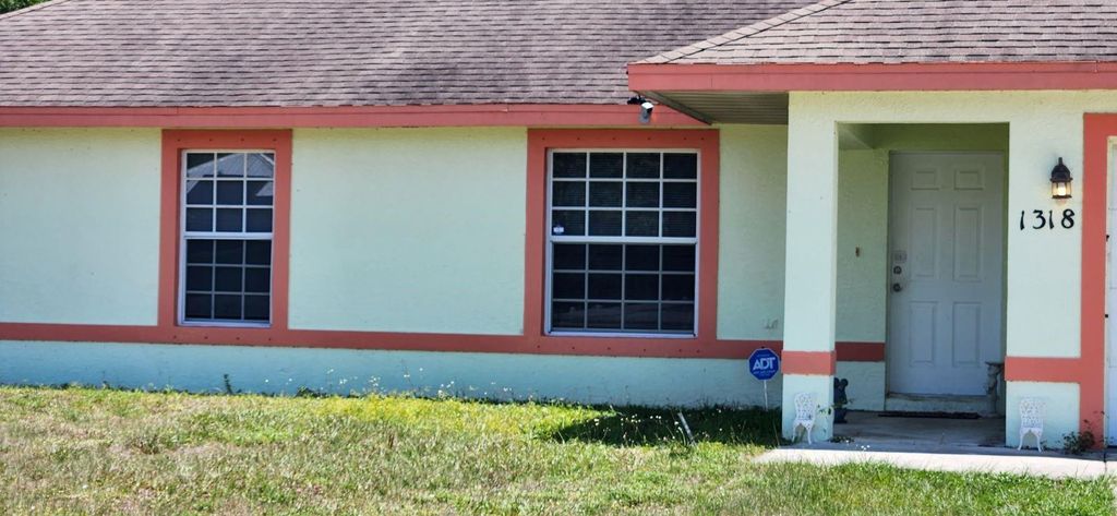 Photo of 1318 SW Kapok Avenue, Port Saint Lucie, FL 34953 (MLS # F10446934)