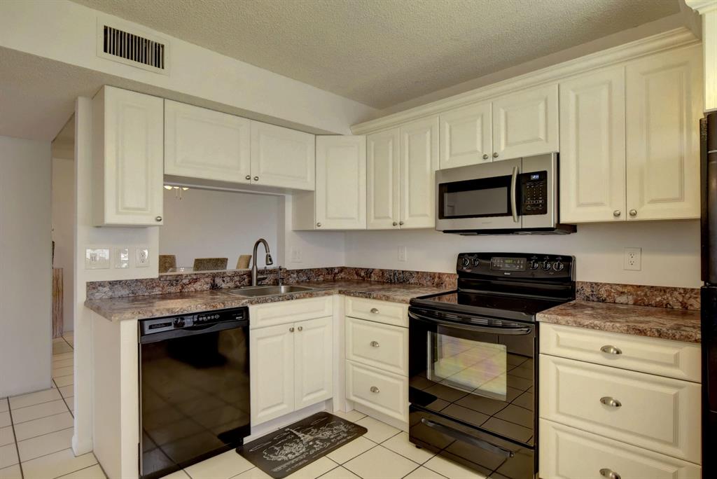 Lakes of Delray - Residential