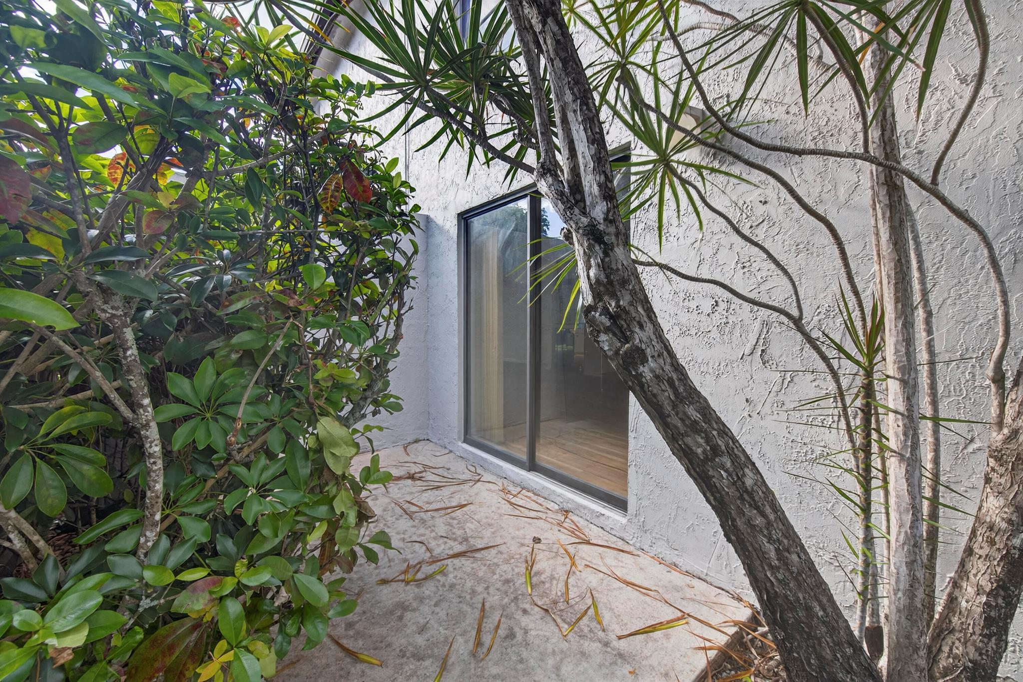 CYPRESSES OF BOCA LAGO CO - Residential Lease