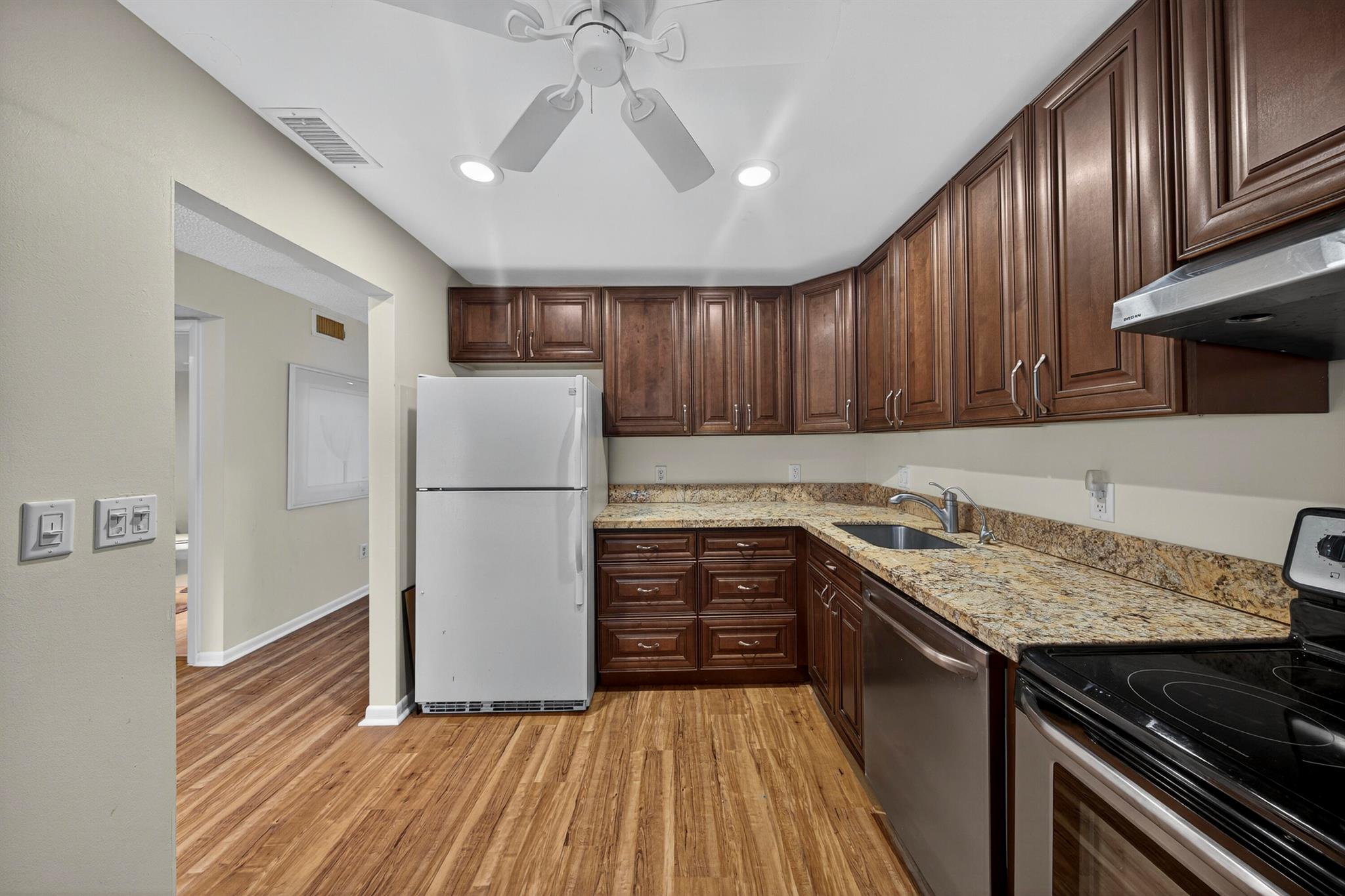 CYPRESSES OF BOCA LAGO CO - Residential Lease