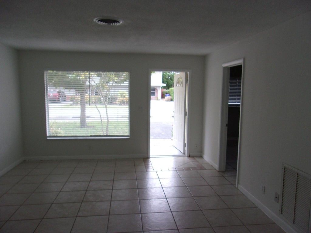 Photo of 270 SE 8th Terrace, Deerfield Beach, FL 33441 (MLS # F10516171)