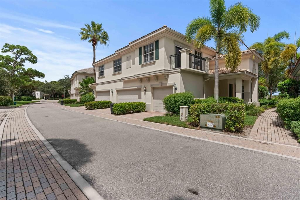 Photo of 203 Evergrene Parkway, Palm Beach Gardens, FL 33410 (MLS # R10833395)