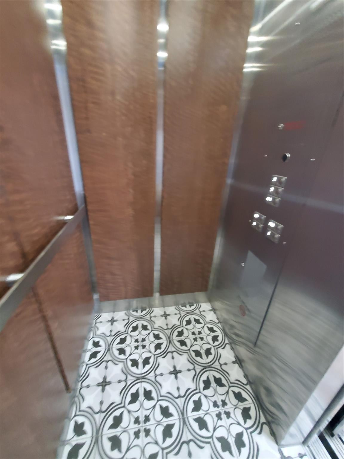 CARRIAGE LIGHT - Residential