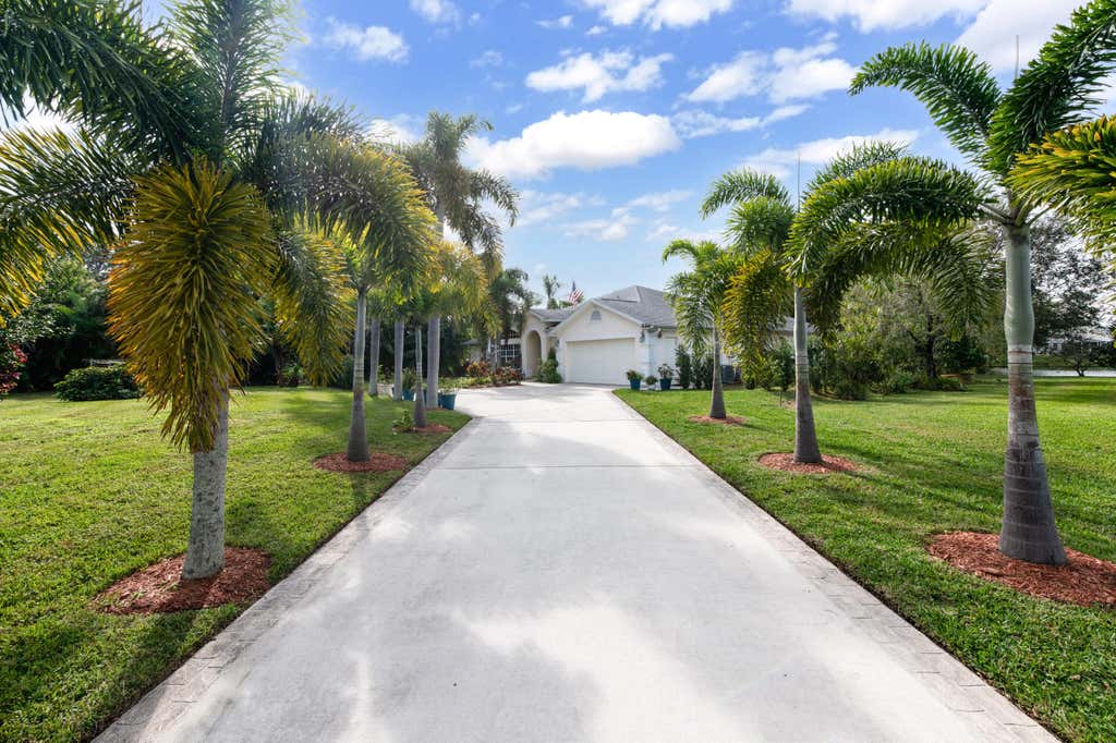 Photo of 6711 Dickinson Terrace, Port Saint Lucie, FL 34952 (MLS # R11169170)