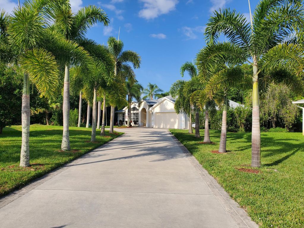 Photo of 6711 Dickinson Terrace, Port Saint Lucie, FL 34952 (MLS # R11169170)