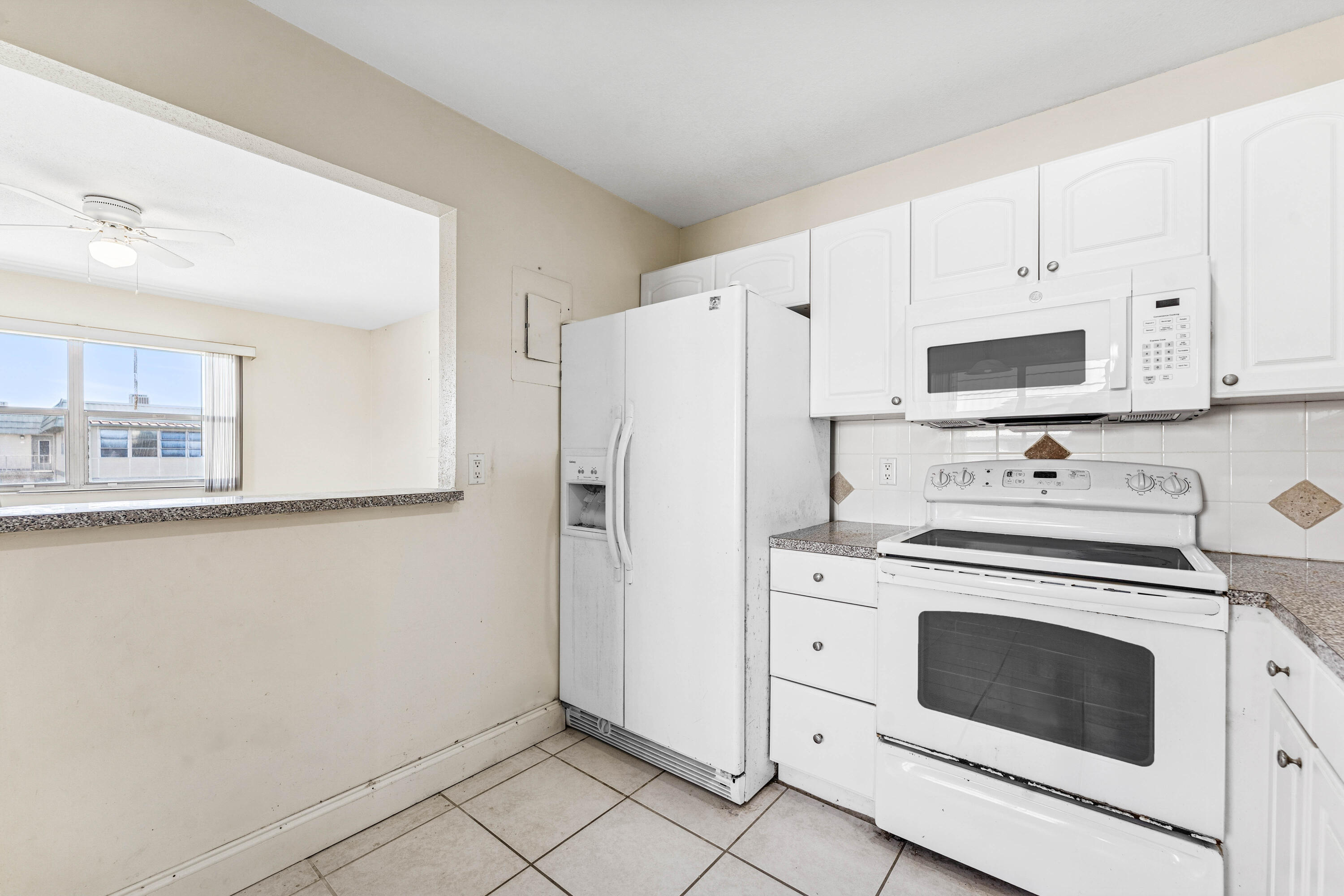 KINGS POINT FLANDERS CONDOS - Residential