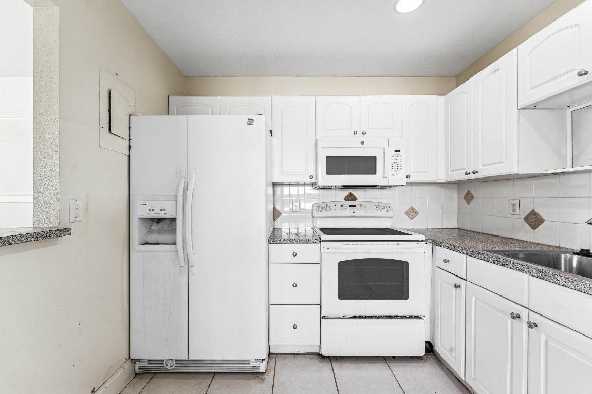 KINGS POINT FLANDERS CONDOS - Residential