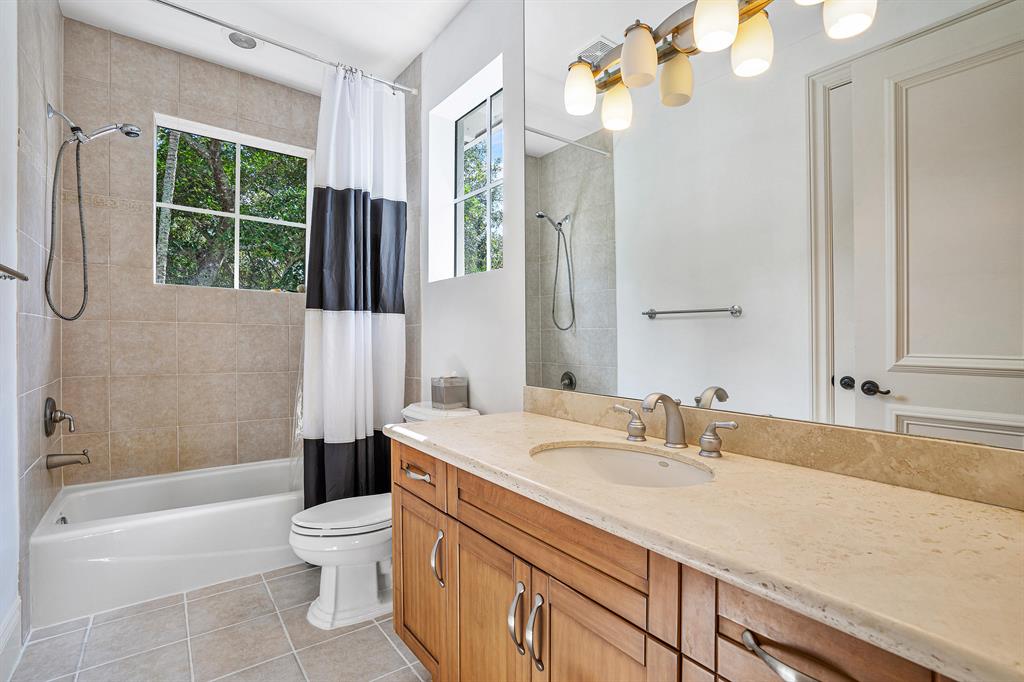 FOXE CHASE - Residential