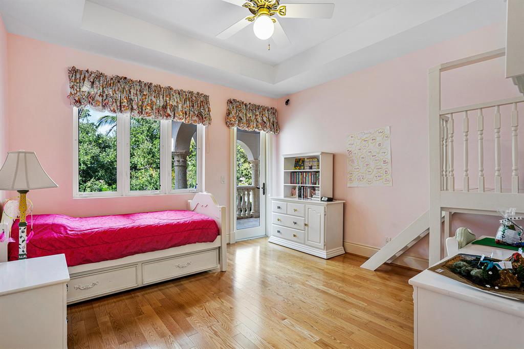 FOXE CHASE - Residential