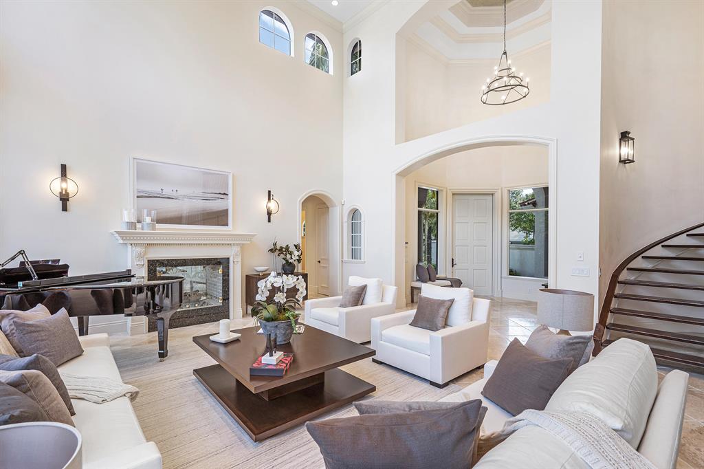 FOXE CHASE - Residential