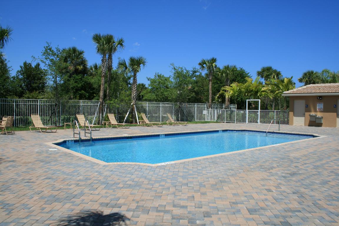 COLONY LAKE - Residential