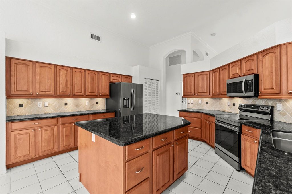 Photo of 10111 Umberland Place, Boca Raton, FL 33428 (MLS # R11094321)