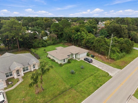 Tiny photo for 325 SE THORNHILL Drive, Port Saint Lucie, FL 34983 (MLS # B26090066)