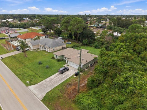 Tiny photo for 325 SE THORNHILL Drive, Port Saint Lucie, FL 34983 (MLS # B26090066)