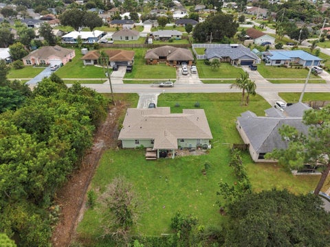 Tiny photo for 325 SE THORNHILL Drive, Port Saint Lucie, FL 34983 (MLS # B26090066)