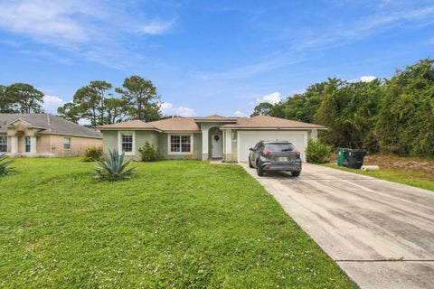 Tiny photo for 325 SE THORNHILL Drive, Port Saint Lucie, FL 34983 (MLS # B26090066)