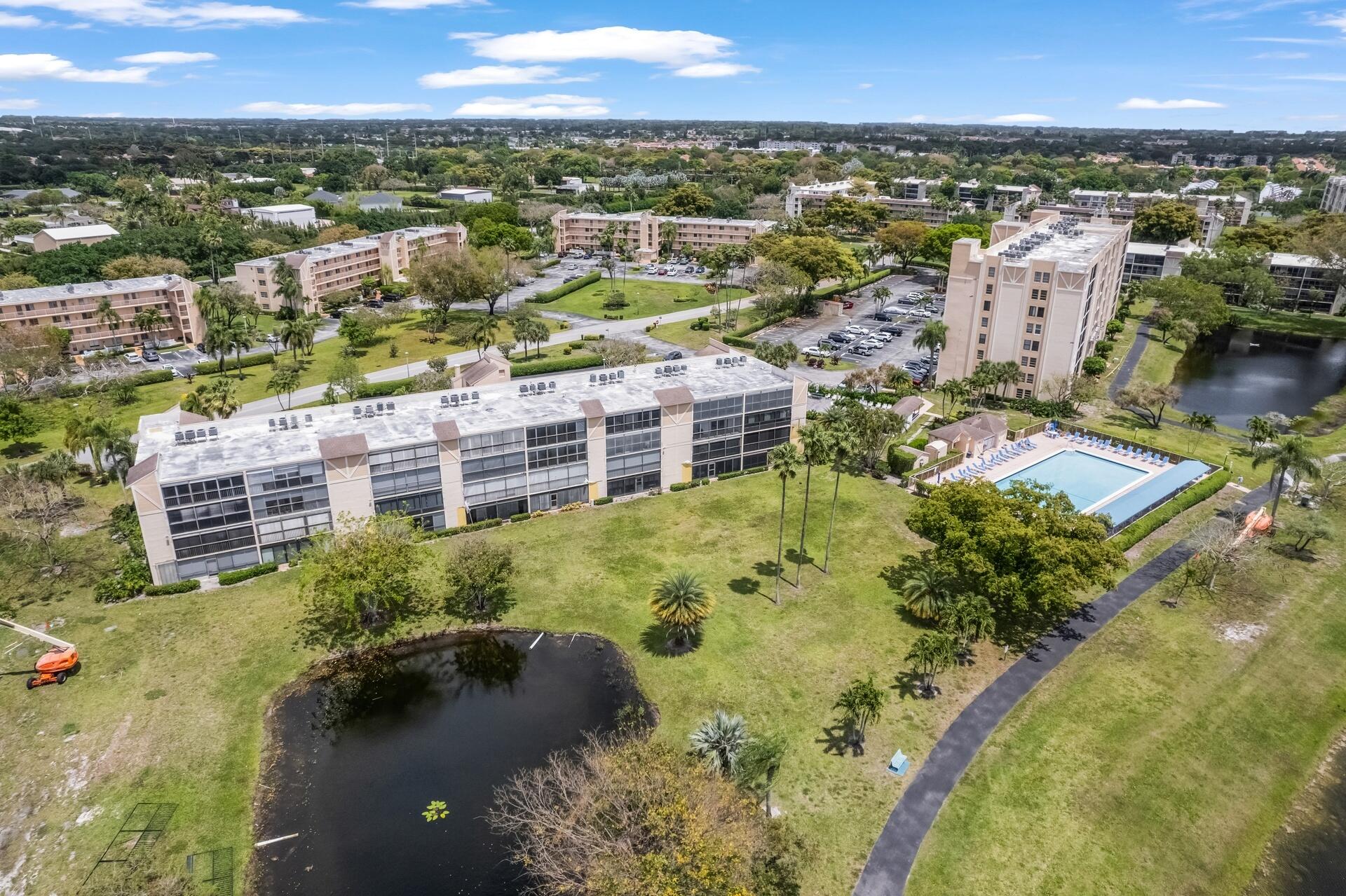 HUNTINGTON LAKES SEC TWO CONDOS - Residential