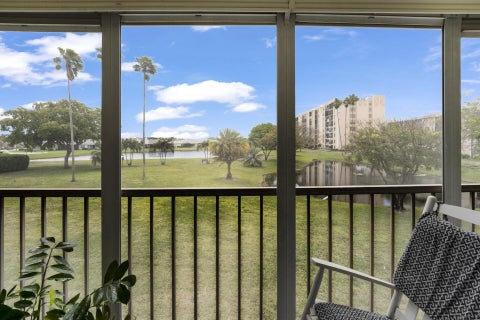 Tiny photo for 6936 Huntington Lane #204, Delray Beach, FL 33446 (MLS # B26017430)