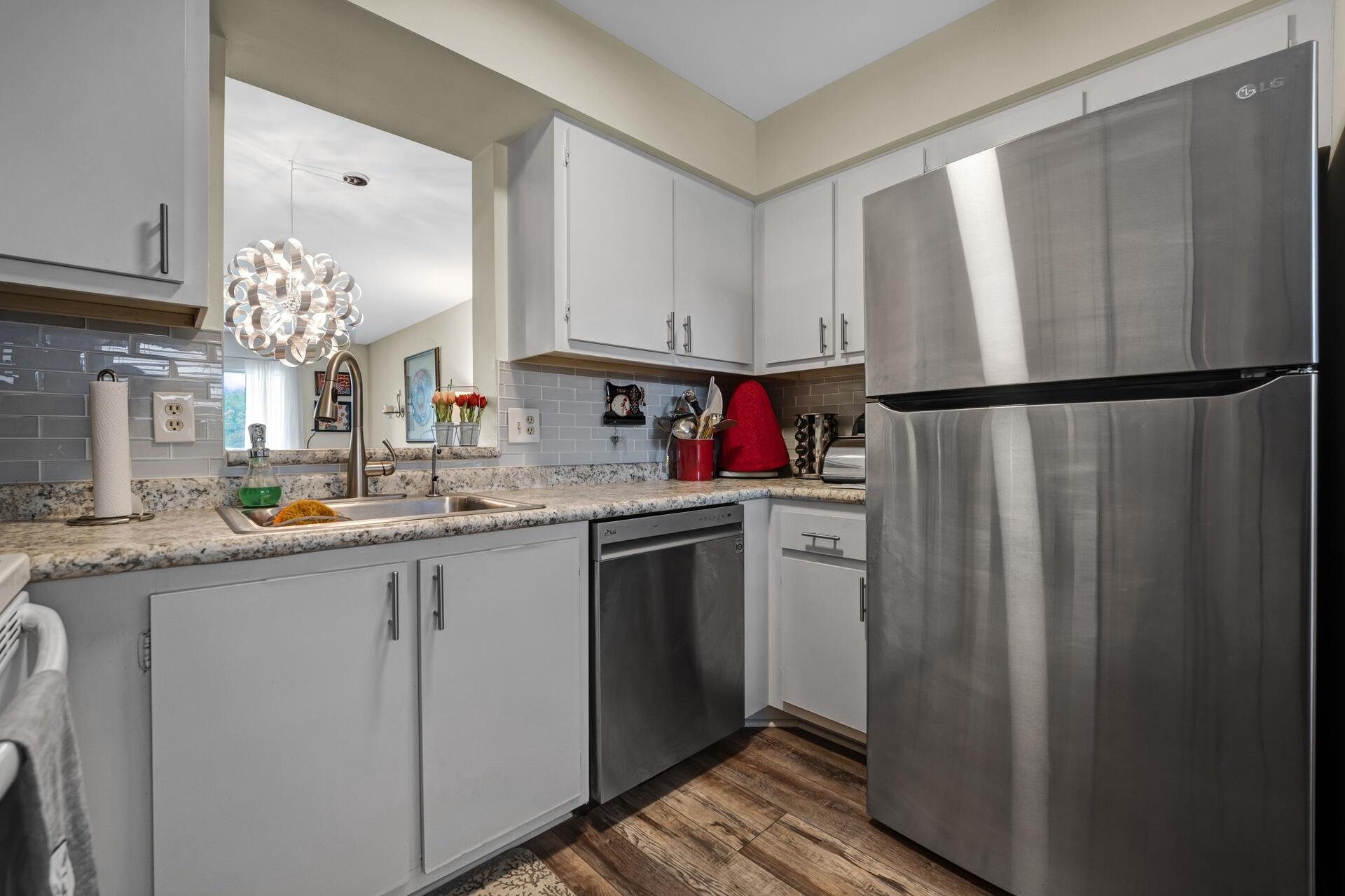 6936 Huntington Lane 204