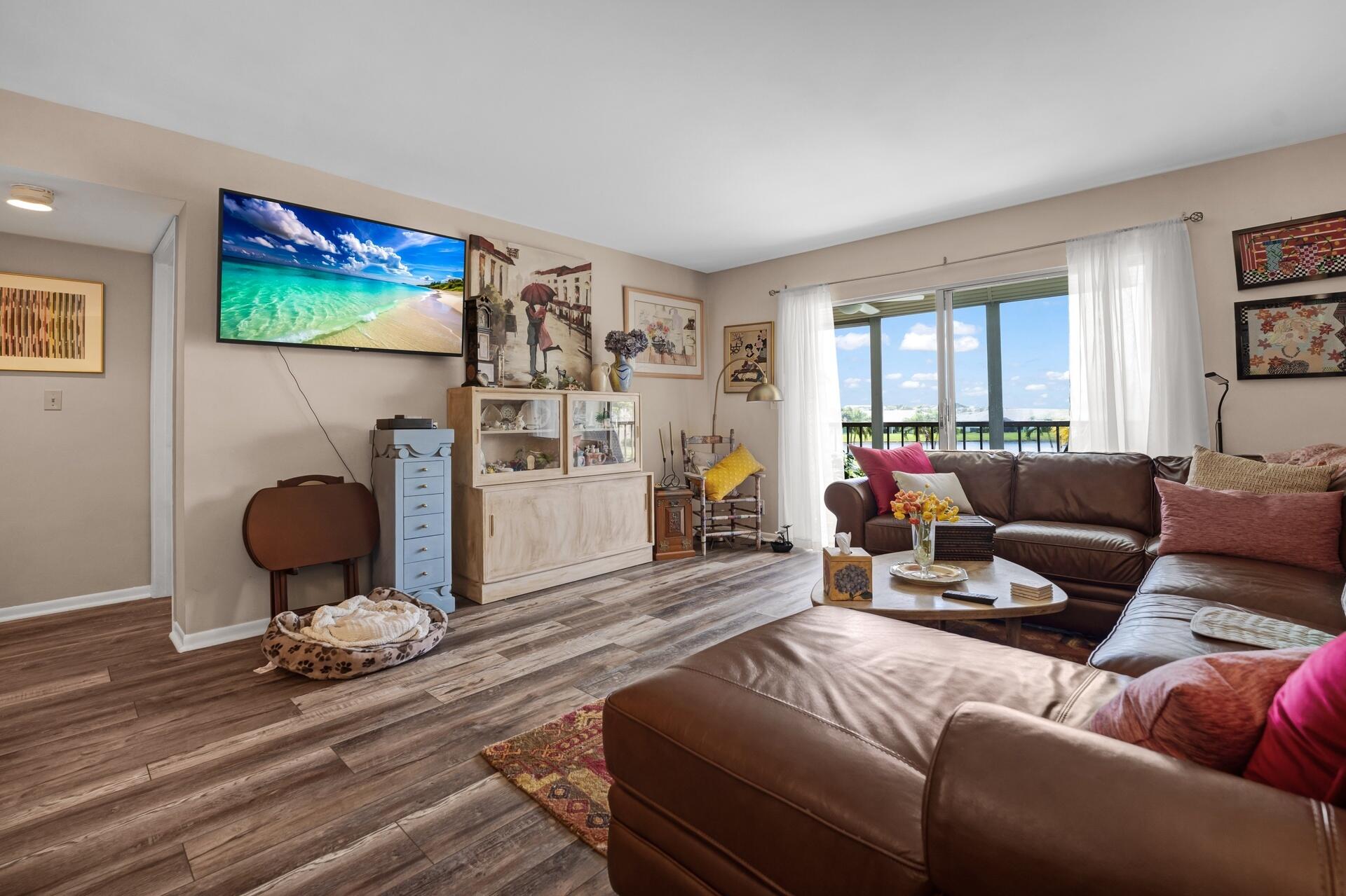 HUNTINGTON LAKES SEC TWO CONDOS - Residential