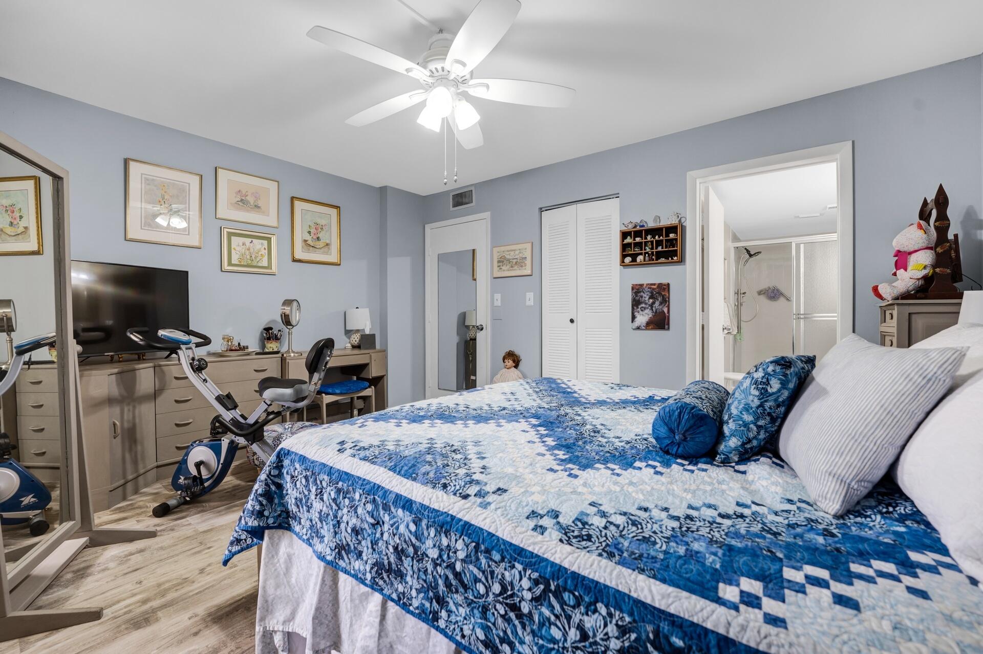 HUNTINGTON LAKES SEC TWO CONDOS - Residential