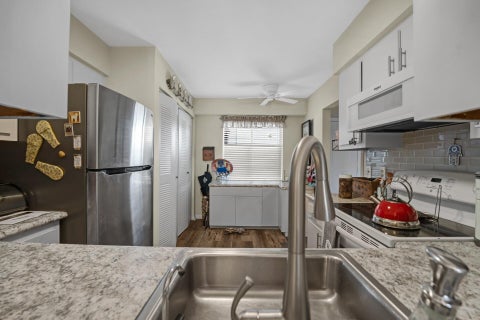 Tiny photo for 6936 Huntington Lane #204, Delray Beach, FL 33446 (MLS # B26017430)