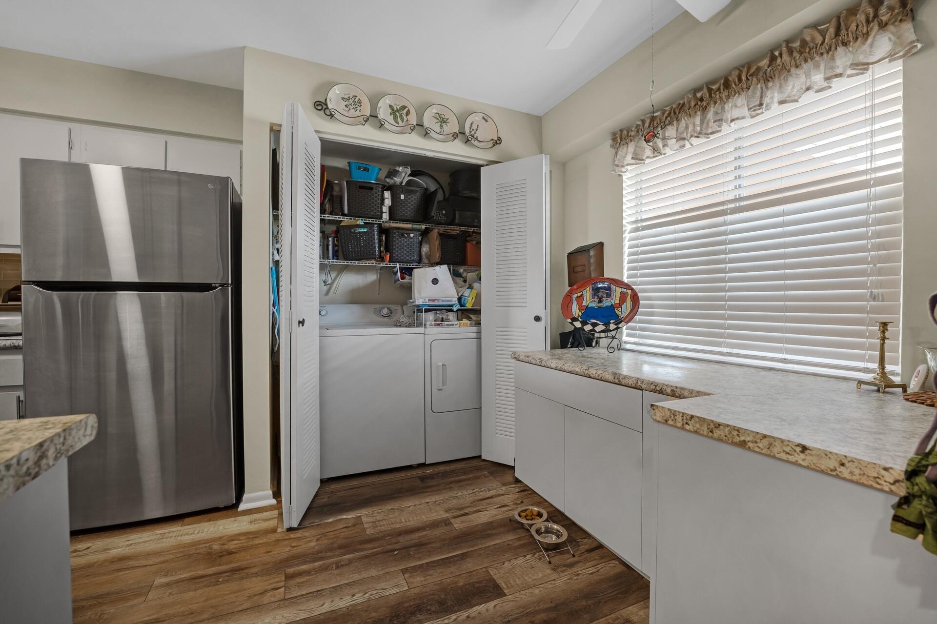 HUNTINGTON LAKES SEC TWO CONDOS - Residential