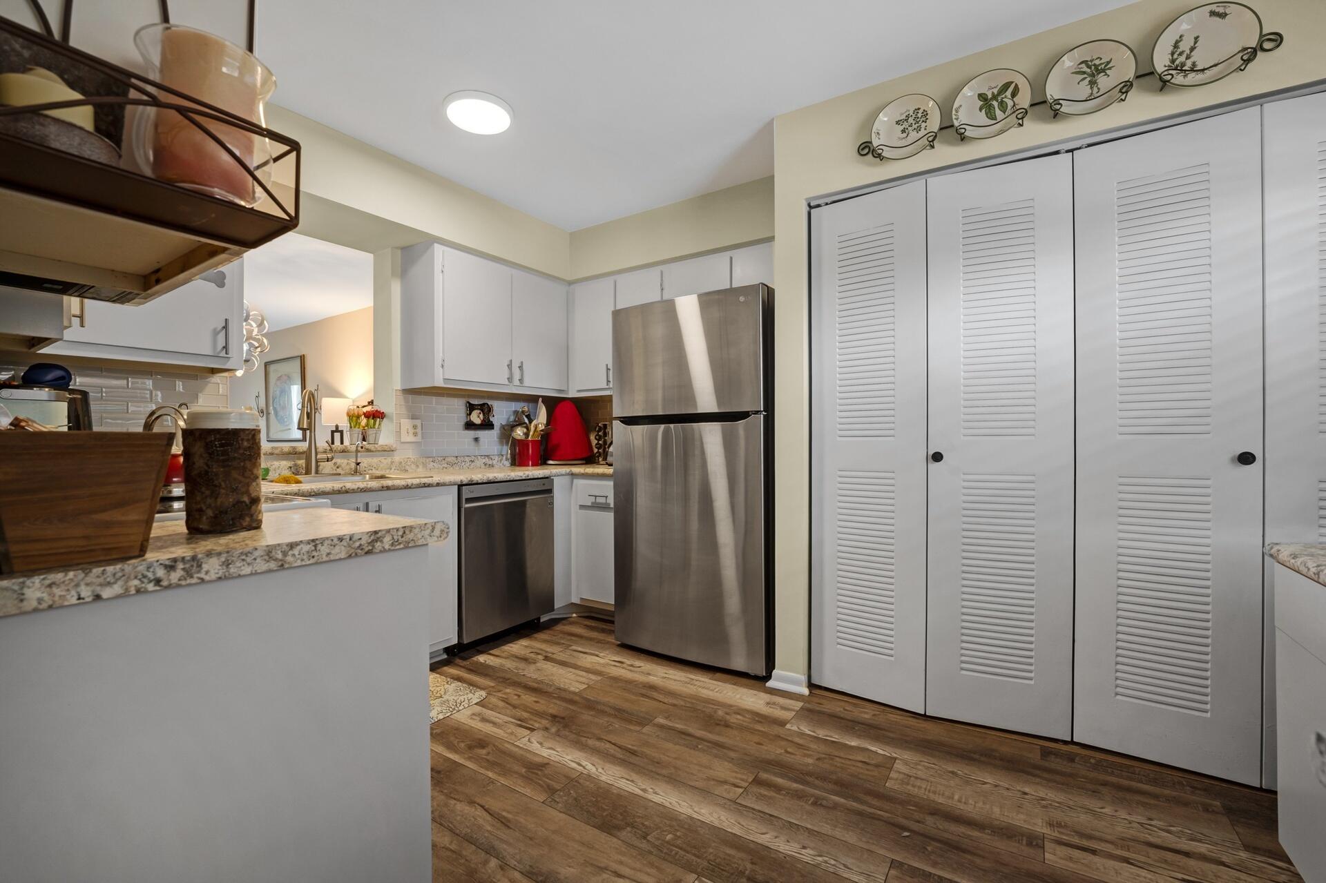 6936 Huntington Lane 204