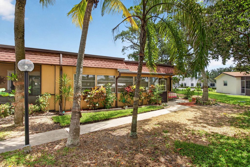 Photo of 2002 SW Natura Boulevard #B, Deerfield Beach, FL 33441 (MLS # B26029188)