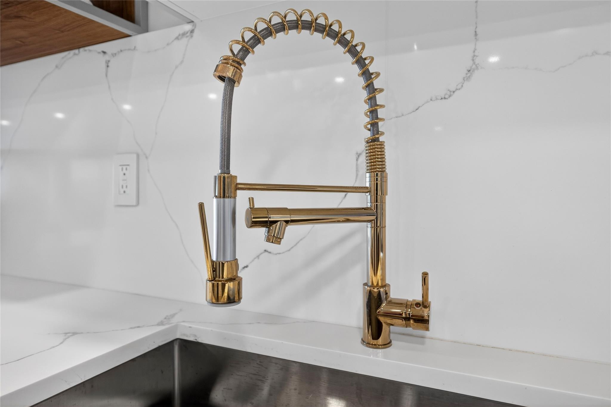 Admiralty Towers - Residential