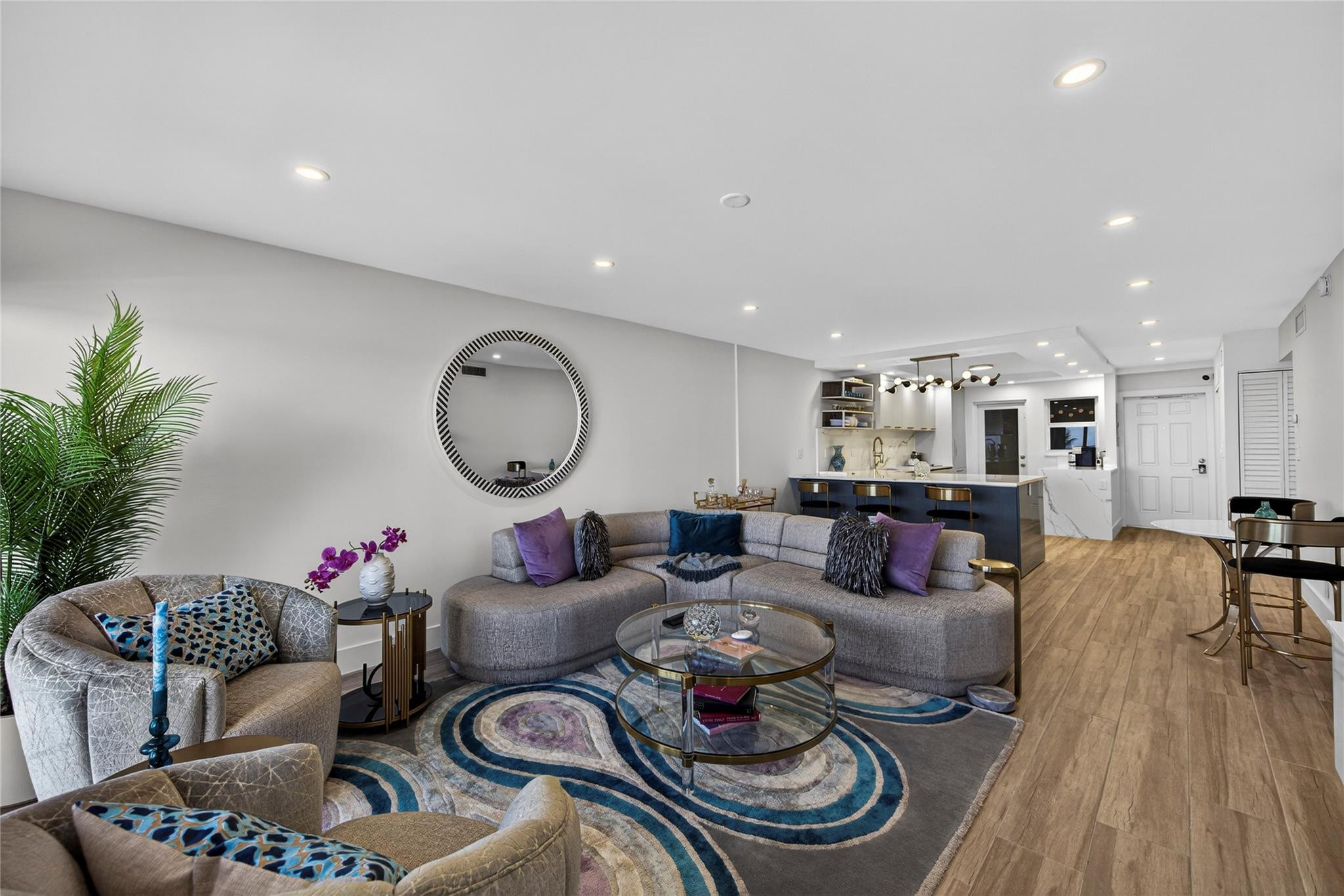 Admiralty Towers - Residential