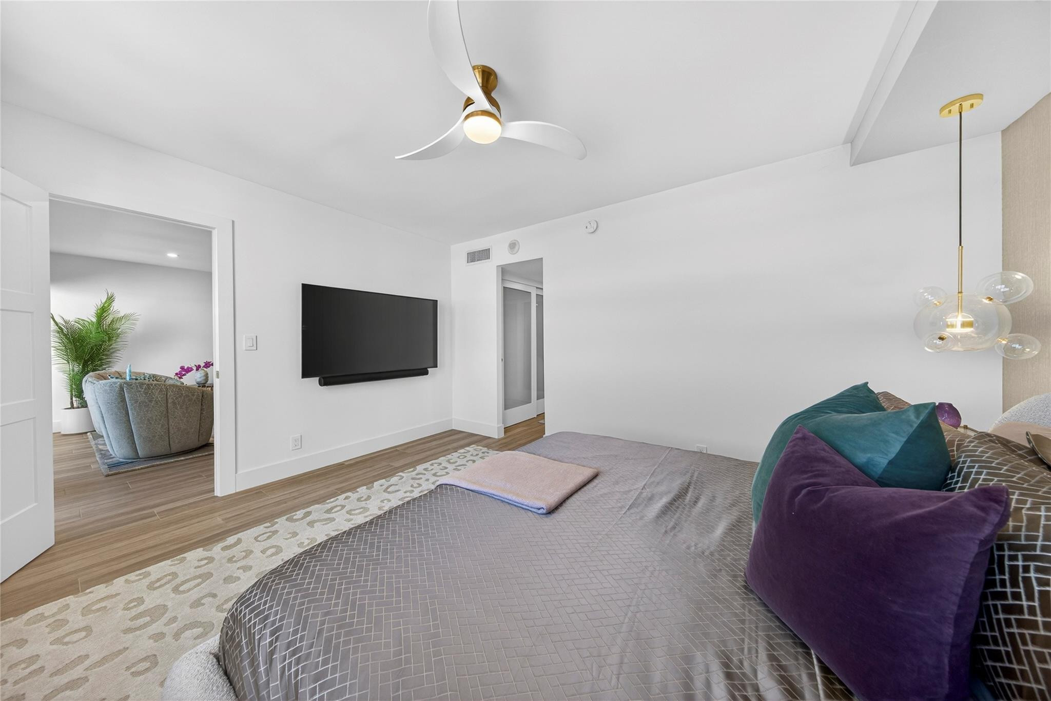 Admiralty Towers - Residential