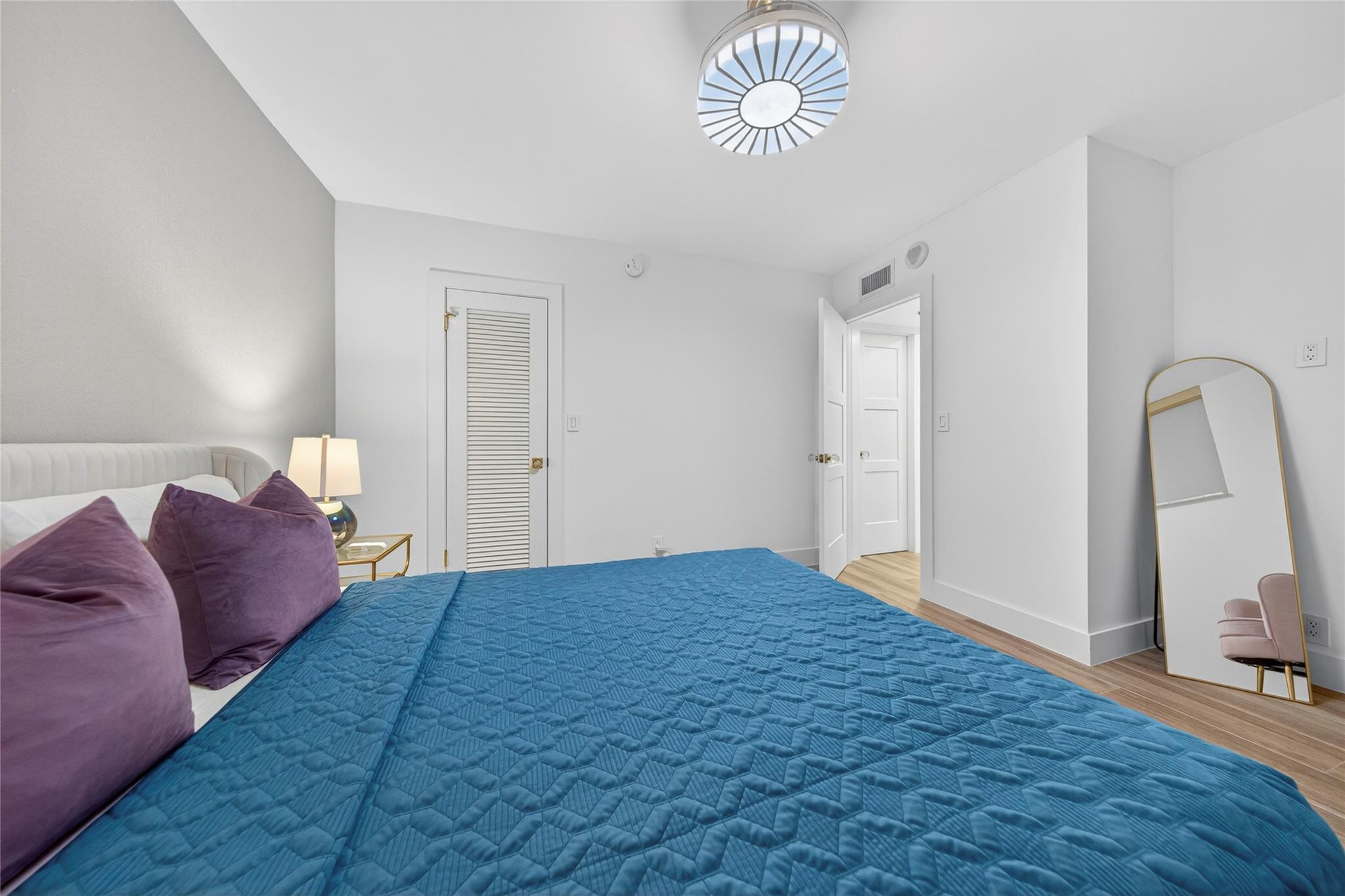 Admiralty Towers - Residential