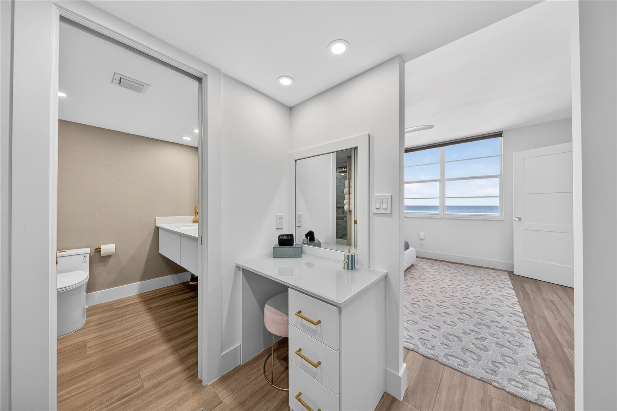 Admiralty Towers - Residential